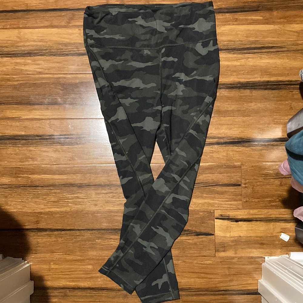 Athleta 7/8 Ultimate Tight- Camo Medium